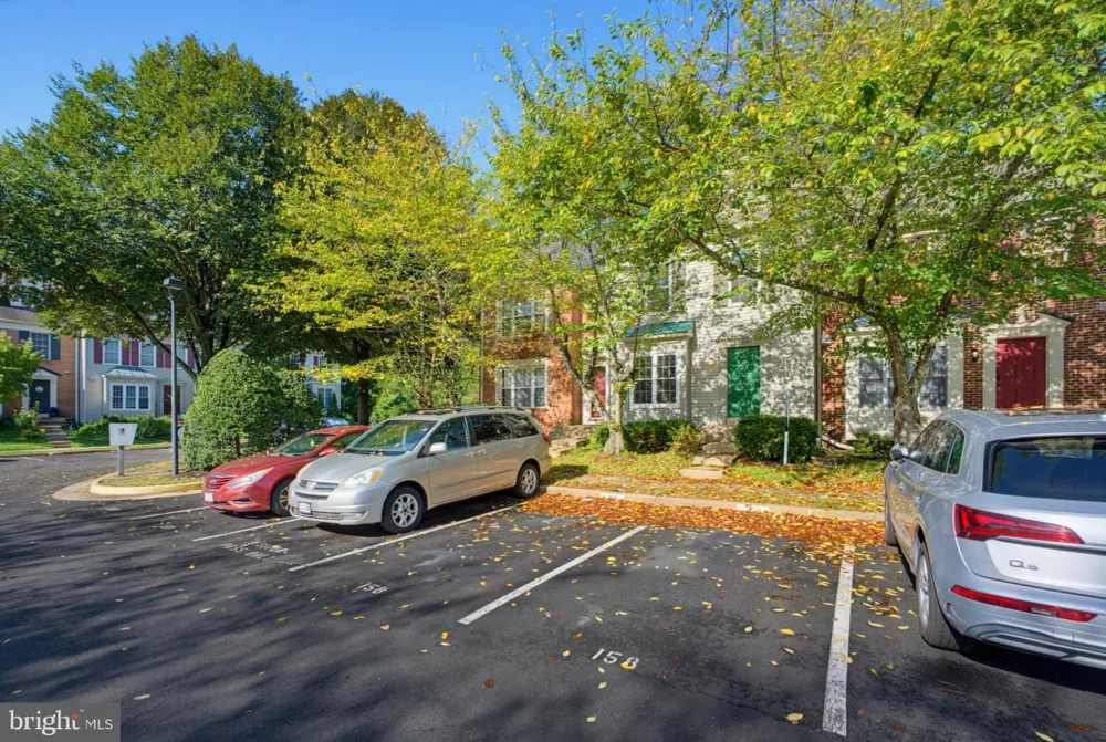 6048 RAINA DRIVE Centreville, VA 20120