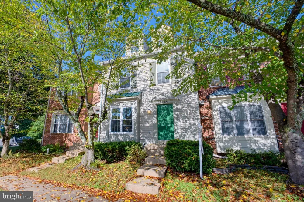 6048 RAINA DRIVE Centreville, VA 20120
