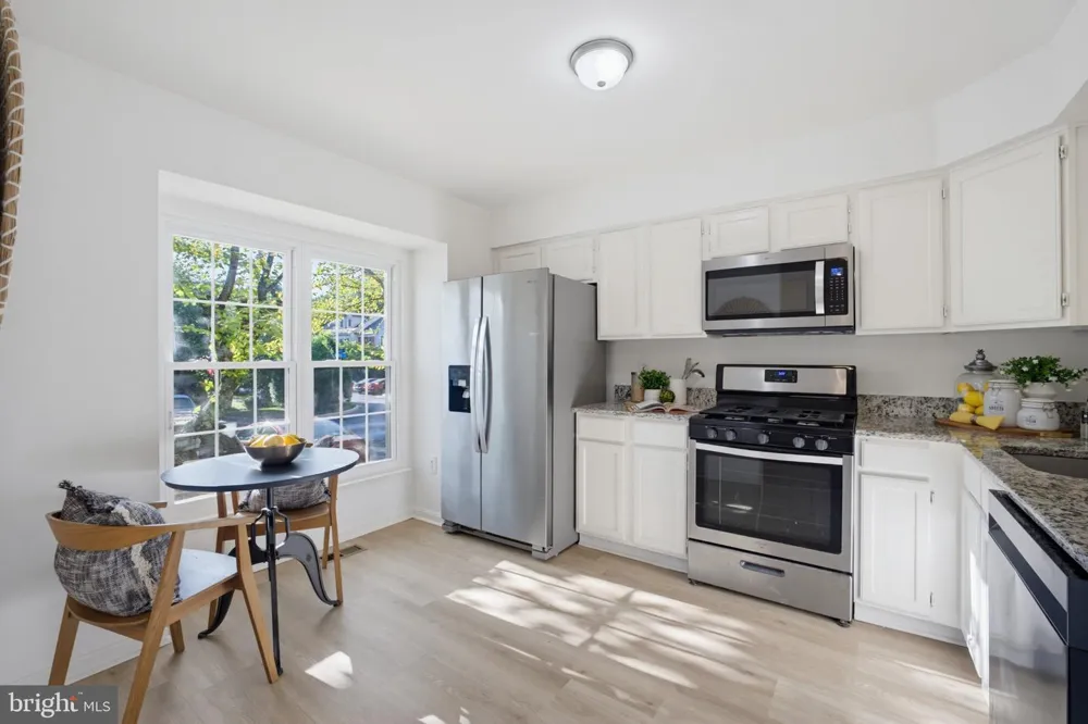 6048 RAINA DRIVE Centreville, VA 20120