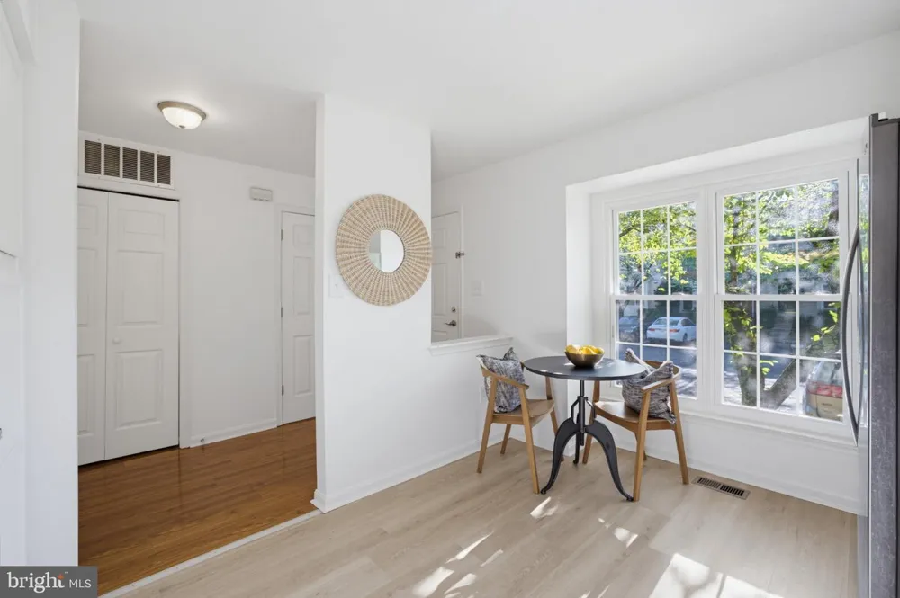 6048 RAINA DRIVE Centreville, VA 20120