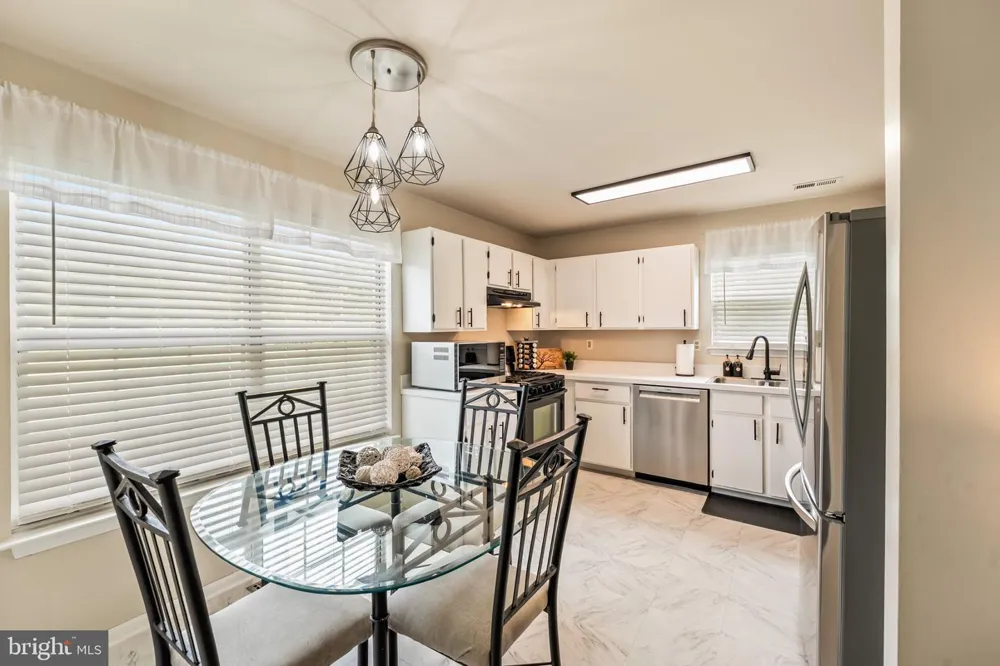 435 LONGFELLOW DRIVE Williamstown, NJ 08094