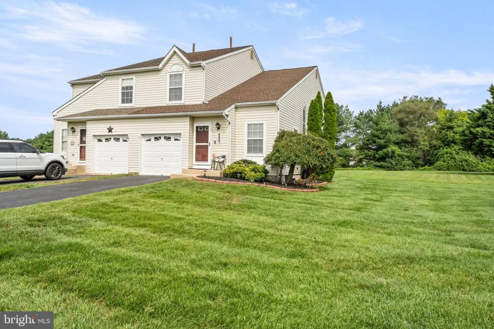435 LONGFELLOW DRIVE Williamstown, NJ 08094