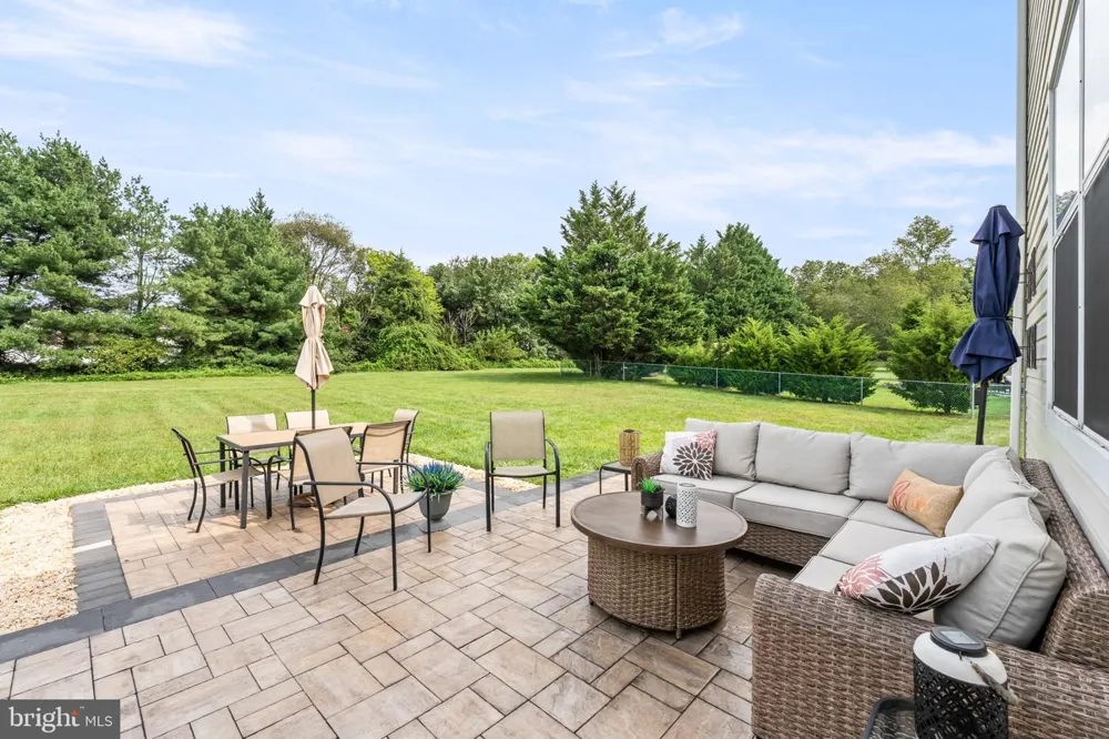 435 LONGFELLOW DRIVE Williamstown, NJ 08094