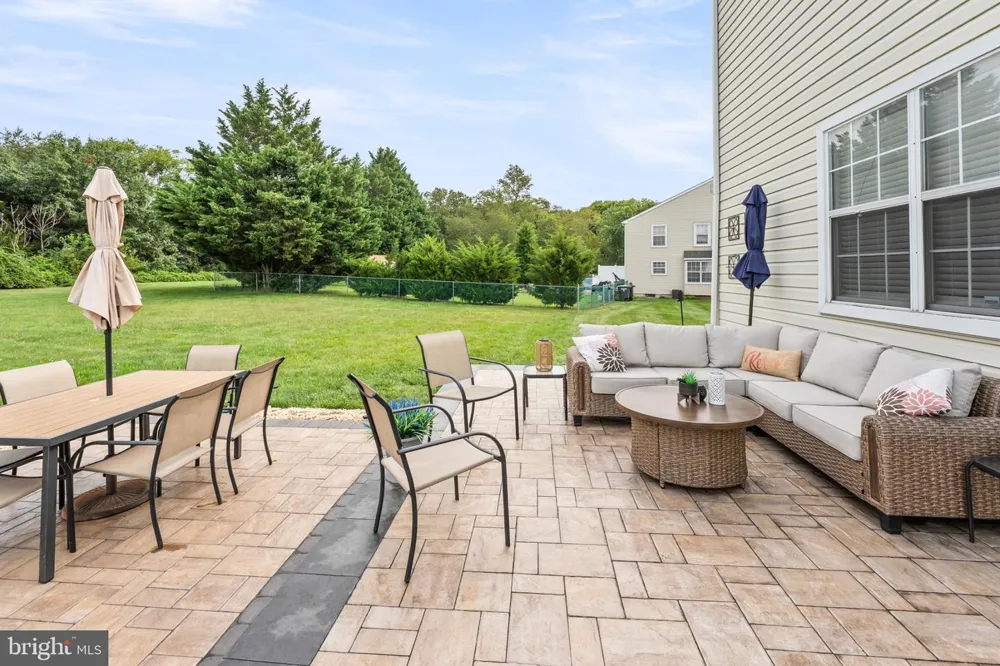 435 LONGFELLOW DRIVE Williamstown, NJ 08094