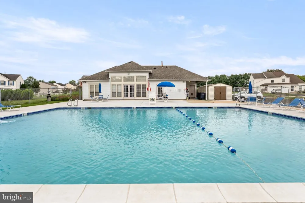 435 LONGFELLOW DRIVE Williamstown, NJ 08094