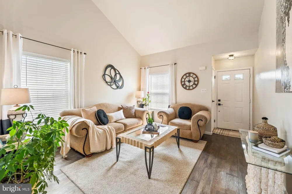 435 LONGFELLOW DRIVE Williamstown, NJ 08094