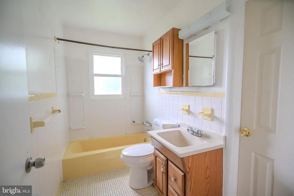 50 E LANDING ROAD Blackwood, NJ 08012