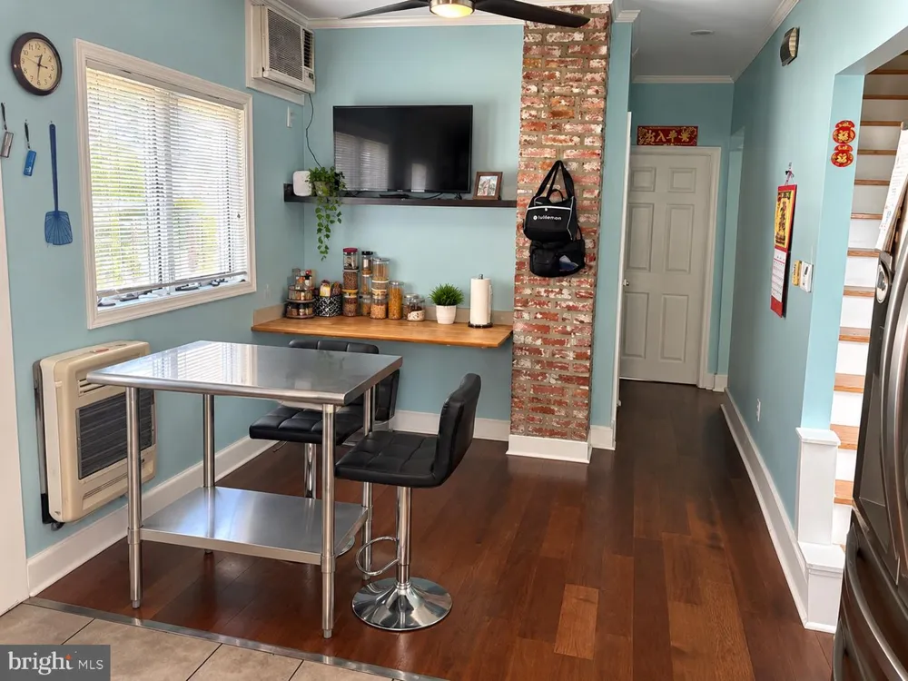 1700 SHALLCROSS AVENUE Folcroft, PA 19032