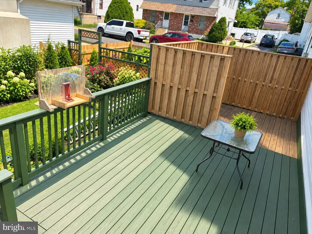 1700 SHALLCROSS AVENUE Folcroft, PA 19032