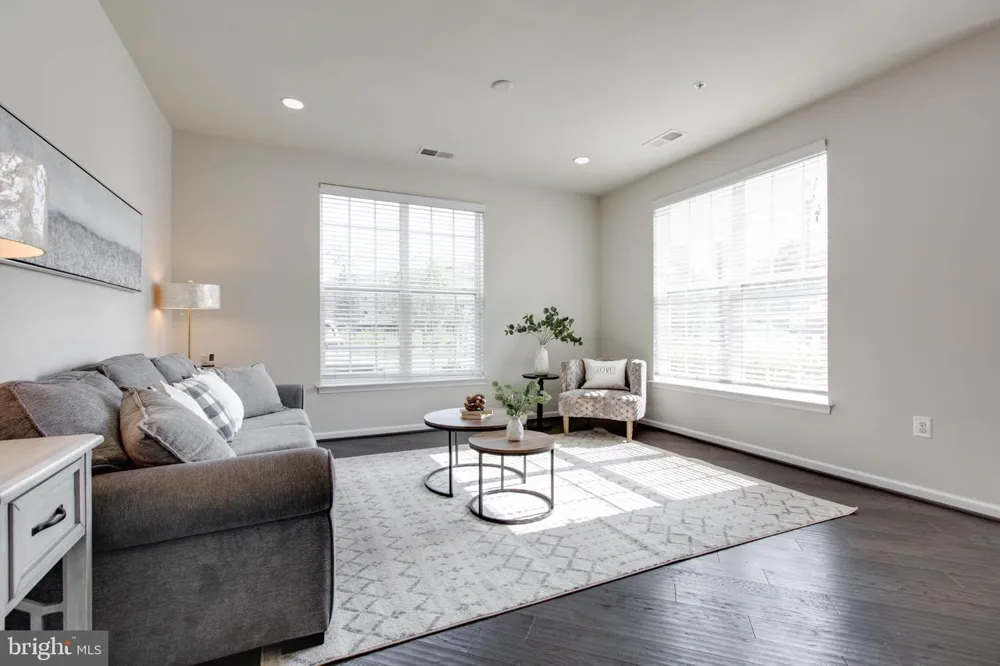 3825 DOC BERLIN DRIVE #17 Silver Spring, MD 20906