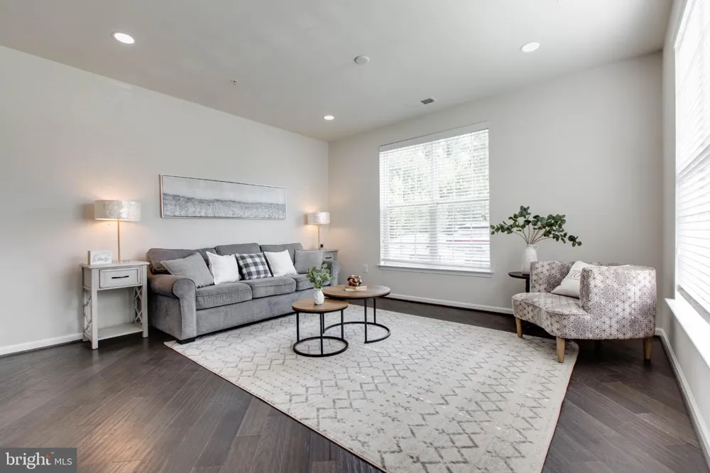 3825 DOC BERLIN DRIVE #17 Silver Spring, MD 20906