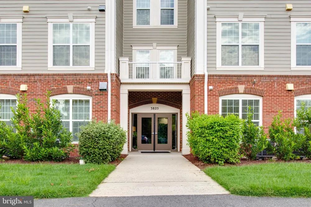 3825 DOC BERLIN DRIVE #17 Silver Spring, MD 20906