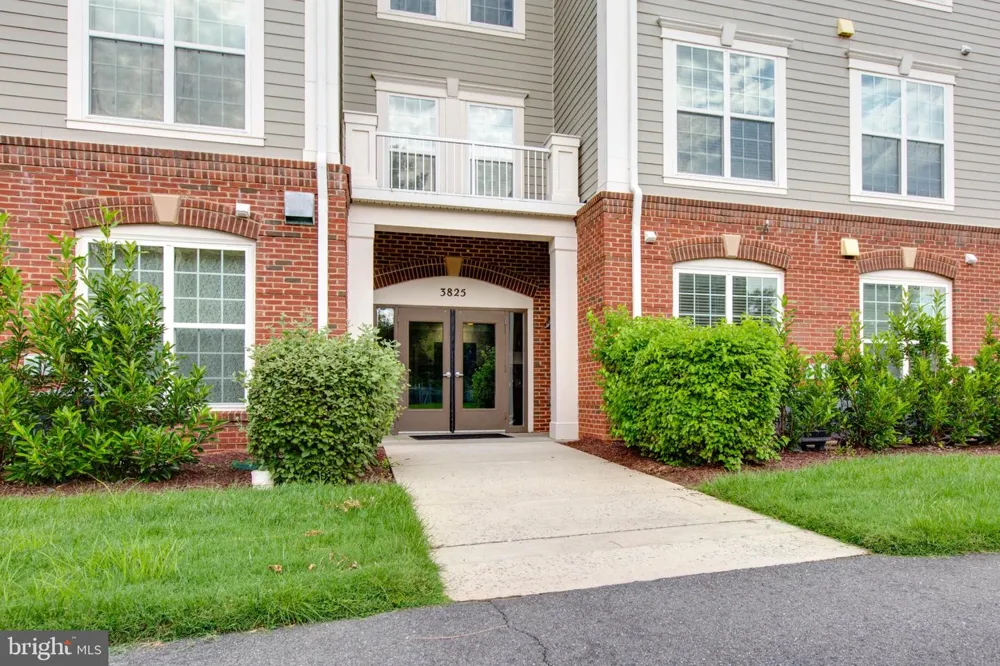 3825 DOC BERLIN DRIVE #17 Silver Spring, MD 20906