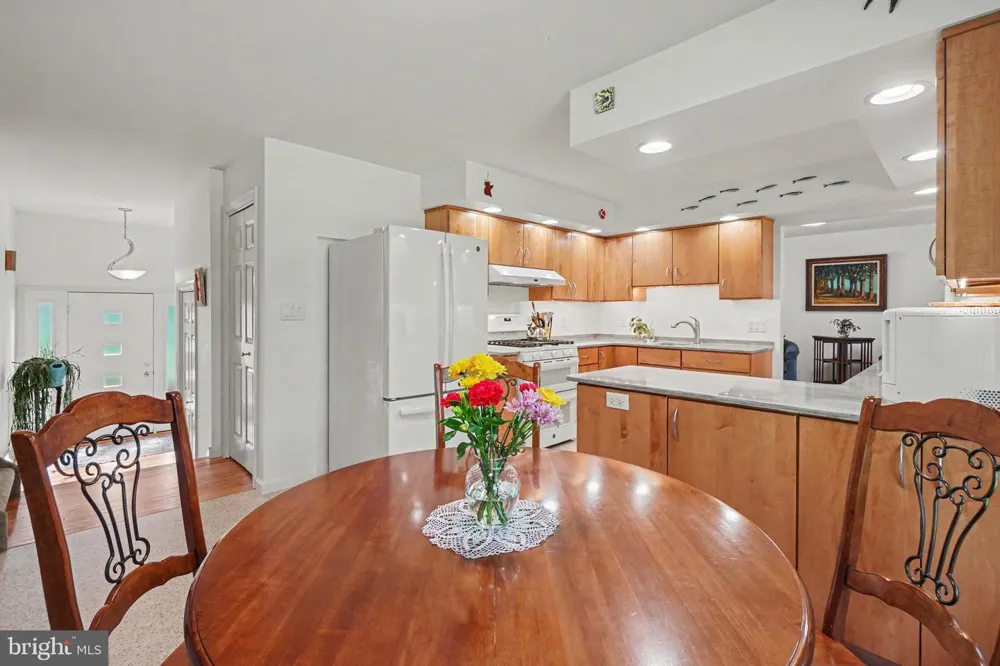 819 MEADOW LANE Camp Hill, PA 17011