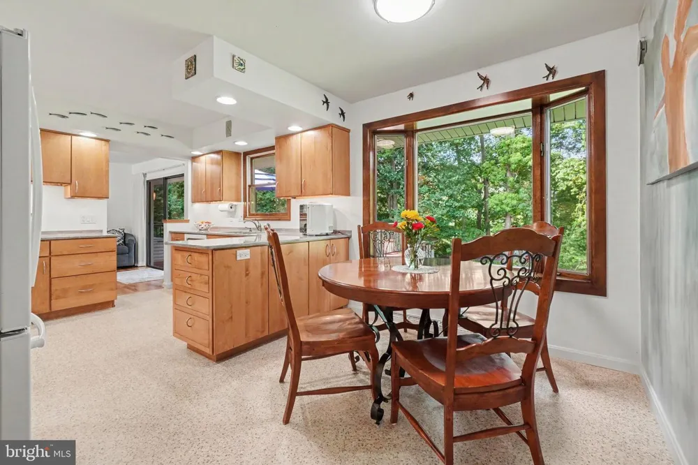 819 MEADOW LANE Camp Hill, PA 17011