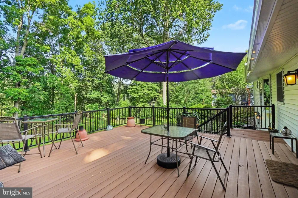 819 MEADOW LANE Camp Hill, PA 17011