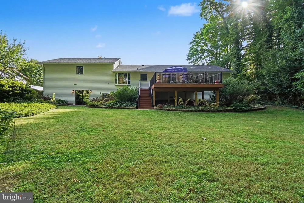 819 MEADOW LANE Camp Hill, PA 17011