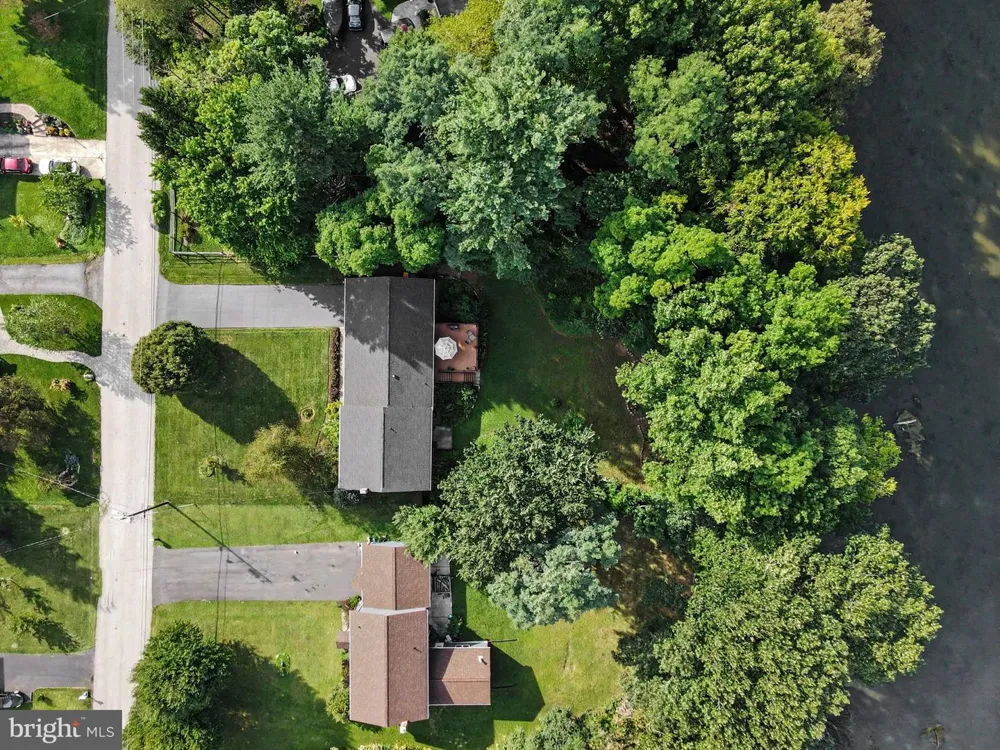 819 MEADOW LANE Camp Hill, PA 17011