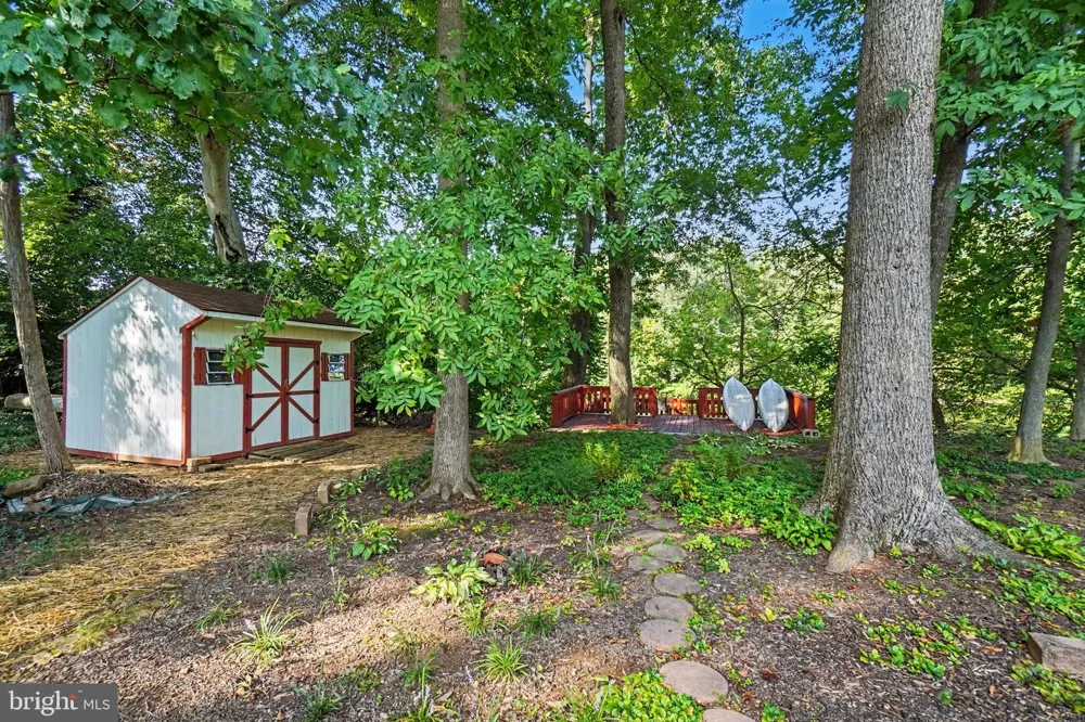 819 MEADOW LANE Camp Hill, PA 17011