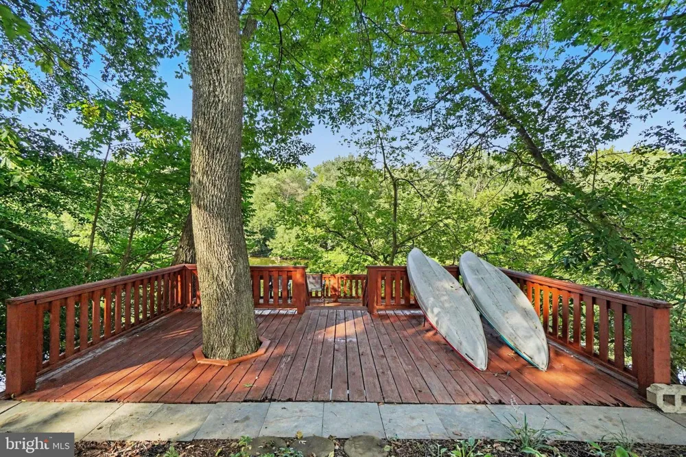 819 MEADOW LANE Camp Hill, PA 17011