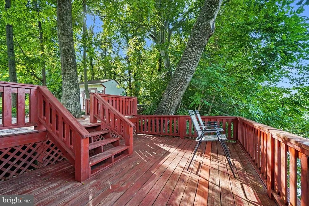 819 MEADOW LANE Camp Hill, PA 17011