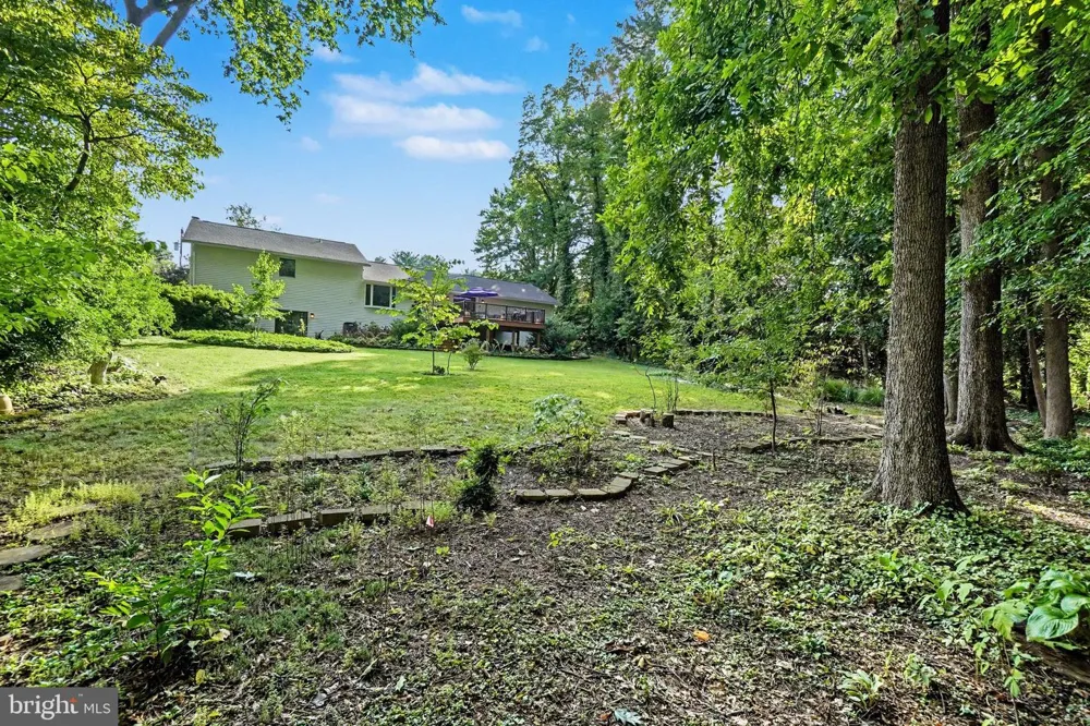 819 MEADOW LANE Camp Hill, PA 17011
