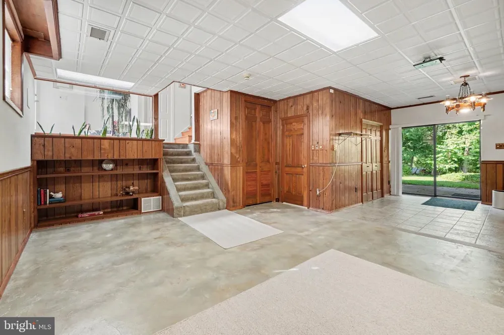 819 MEADOW LANE Camp Hill, PA 17011