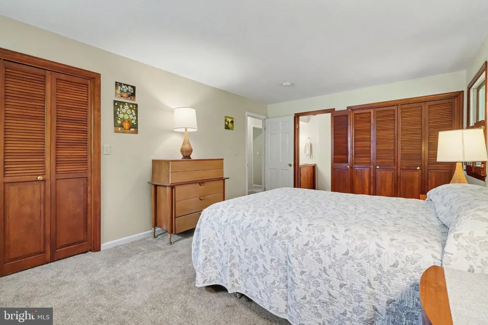 819 MEADOW LANE Camp Hill, PA 17011