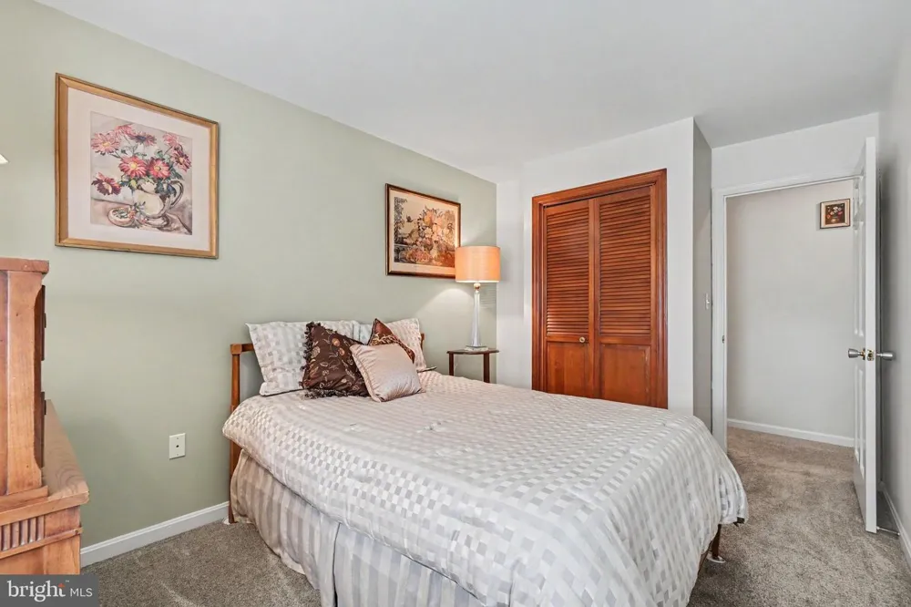819 MEADOW LANE Camp Hill, PA 17011