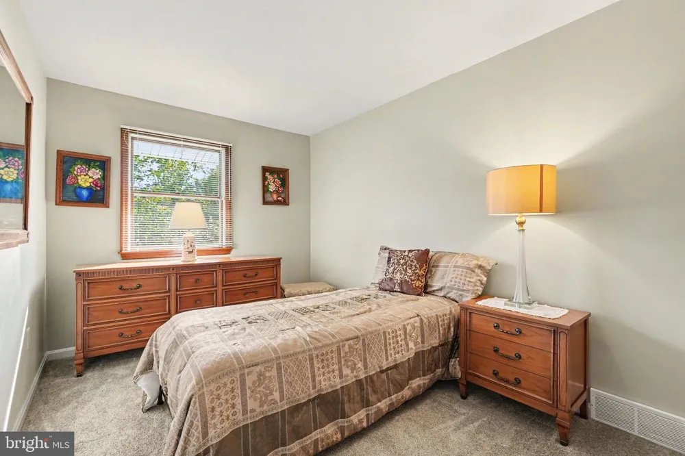 819 MEADOW LANE Camp Hill, PA 17011