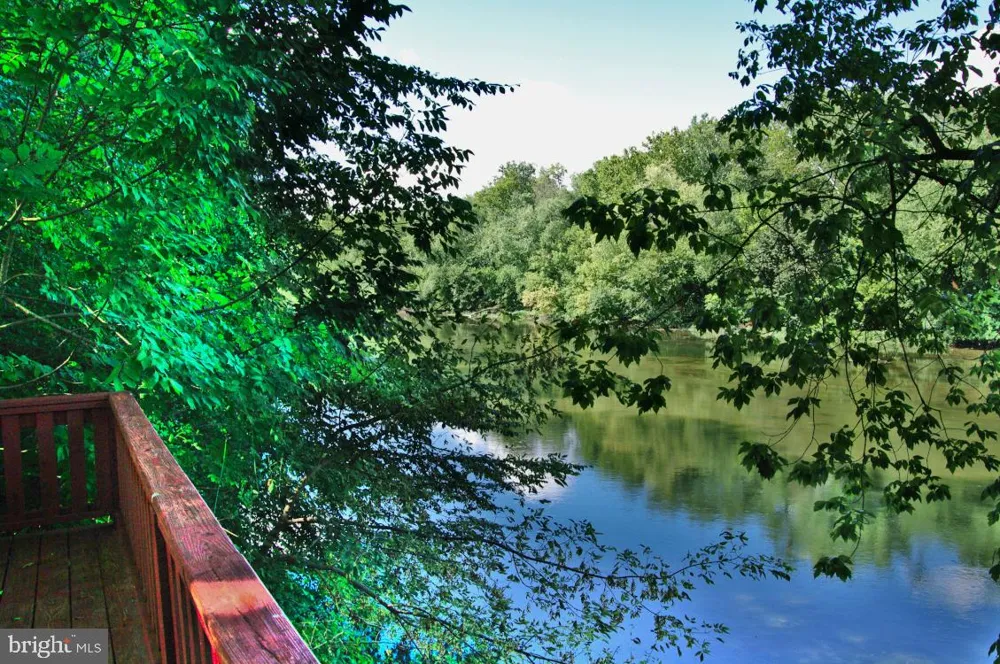 819 MEADOW LANE Camp Hill, PA 17011