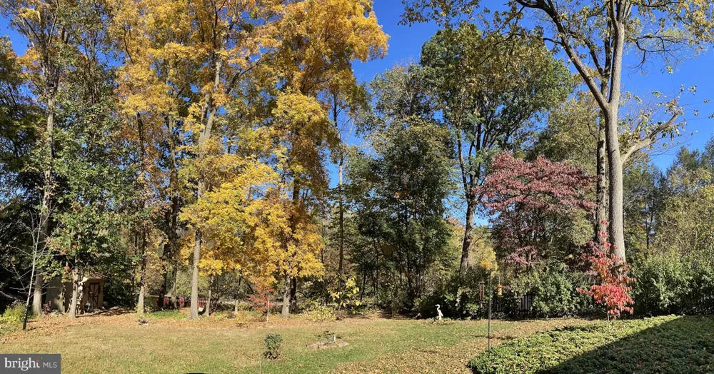 819 MEADOW LANE Camp Hill, PA 17011