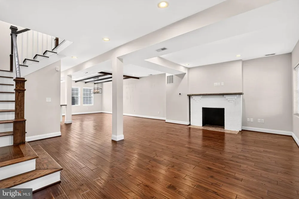3802 GREENMOUNT AVENUE Baltimore, MD 21218