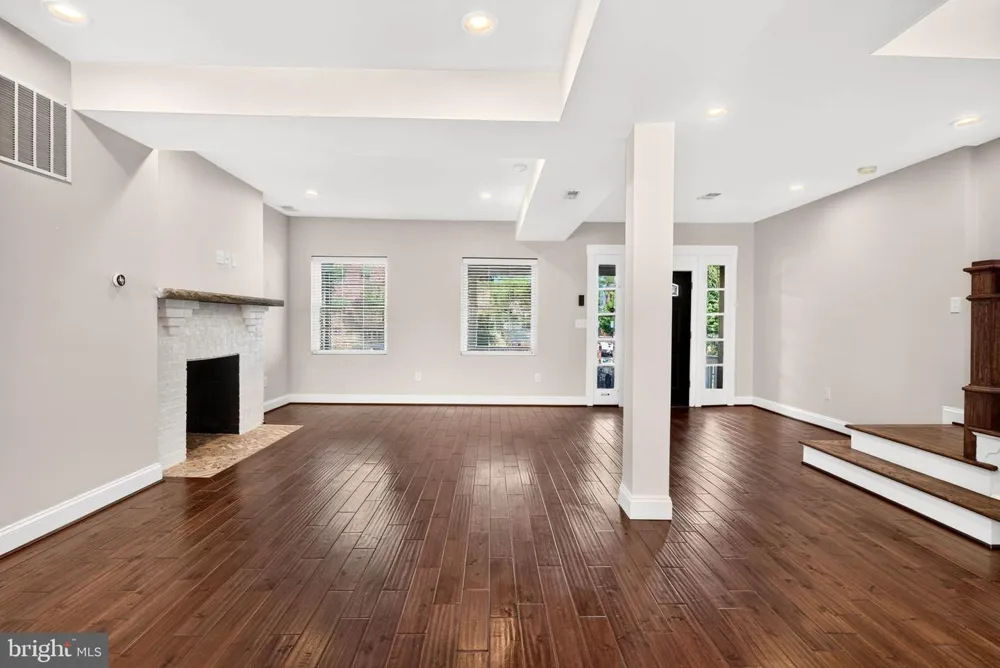 3802 GREENMOUNT AVENUE Baltimore, MD 21218
