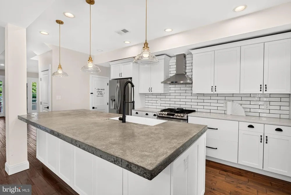 3802 GREENMOUNT AVENUE Baltimore, MD 21218