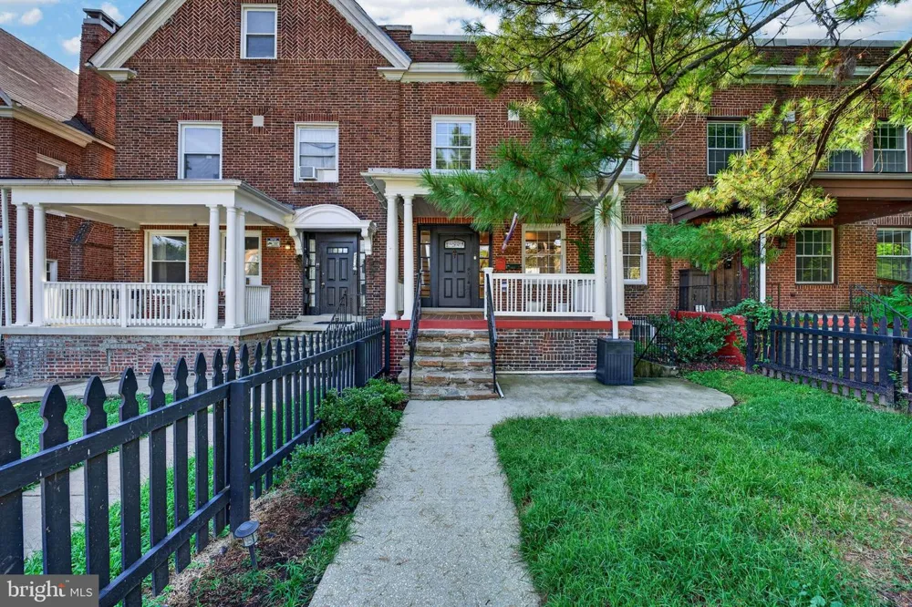 3802 GREENMOUNT AVENUE Baltimore, MD 21218