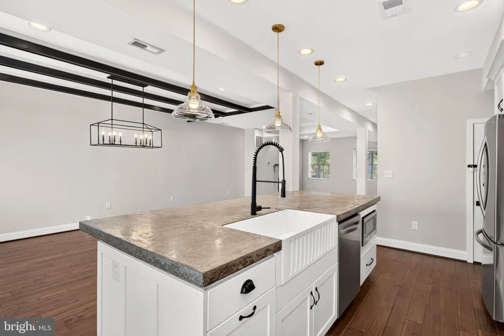3802 GREENMOUNT AVENUE Baltimore, MD 21218