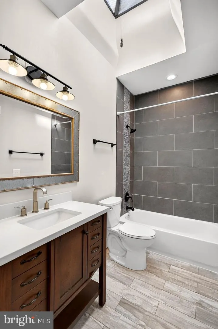 3802 GREENMOUNT AVENUE Baltimore, MD 21218