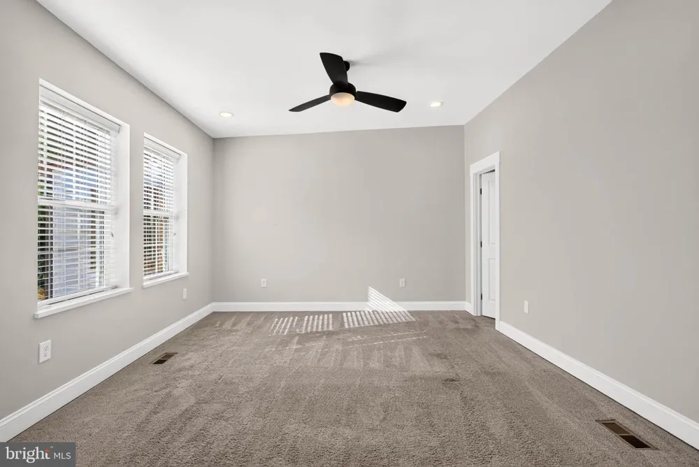 3802 GREENMOUNT AVENUE Baltimore, MD 21218