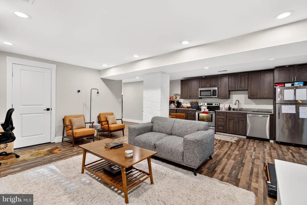 3802 GREENMOUNT AVENUE Baltimore, MD 21218