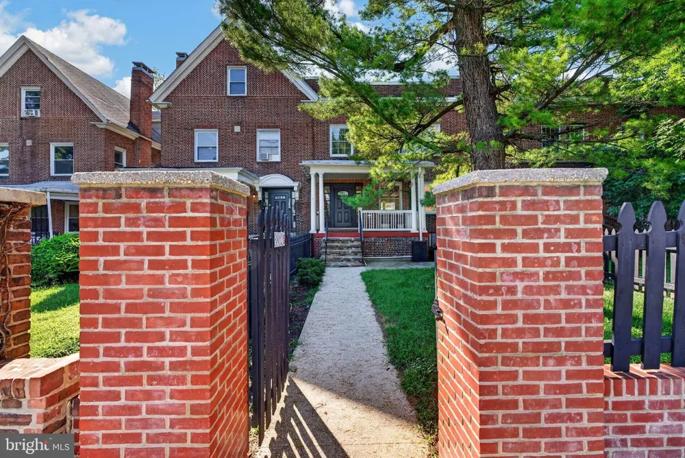 3802 GREENMOUNT AVENUE Baltimore, MD 21218