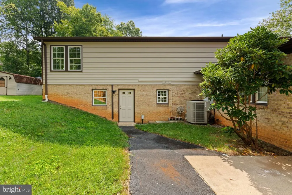 7174 GAME LORD DRIVE Springfield, VA 22153