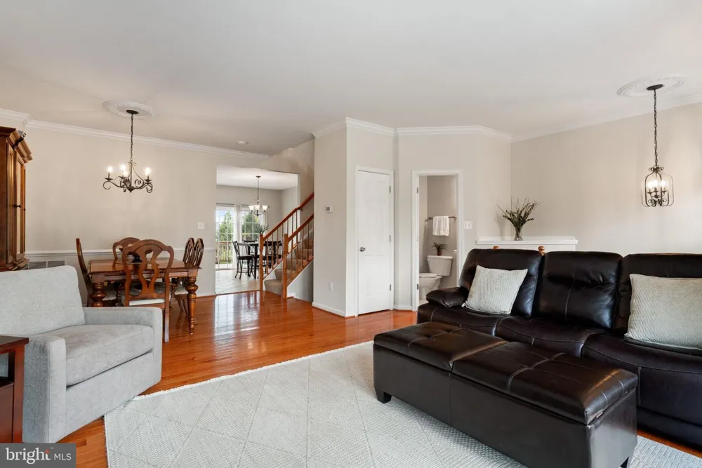 21757 LADYSLIPPER SQUARE Ashburn, VA 20147