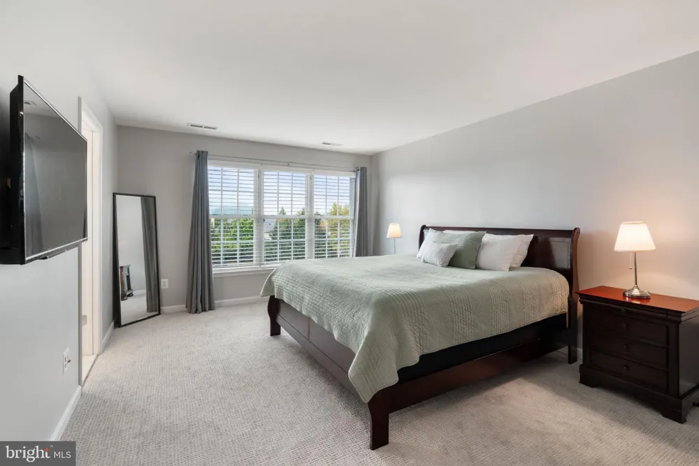 21757 LADYSLIPPER SQUARE Ashburn, VA 20147