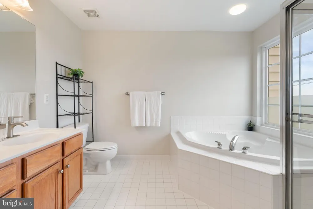 21757 LADYSLIPPER SQUARE Ashburn, VA 20147