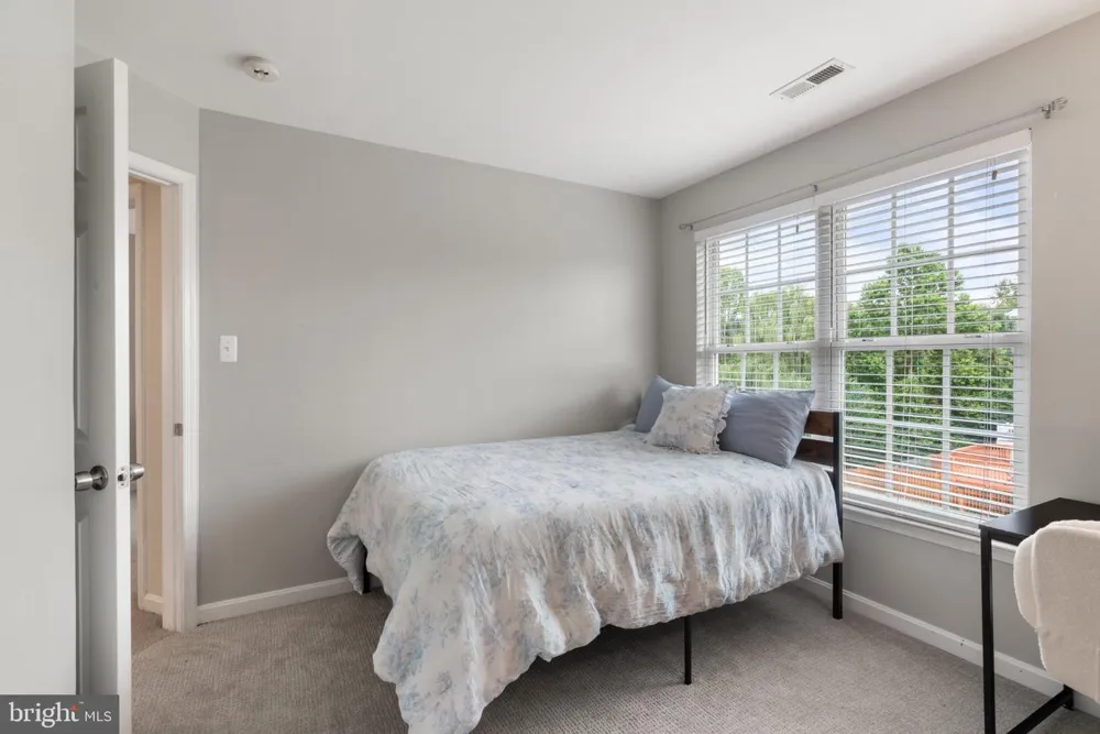 21757 LADYSLIPPER SQUARE Ashburn, VA 20147