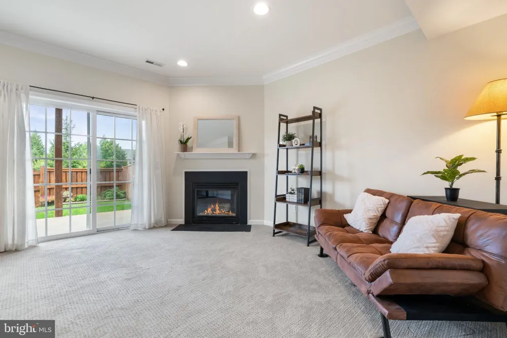 21757 LADYSLIPPER SQUARE Ashburn, VA 20147