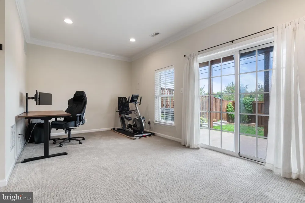 21757 LADYSLIPPER SQUARE Ashburn, VA 20147