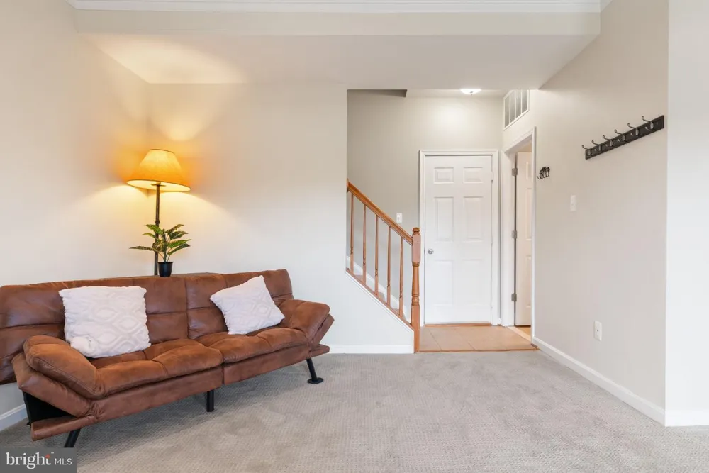 21757 LADYSLIPPER SQUARE Ashburn, VA 20147