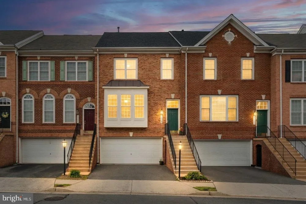 21757 LADYSLIPPER SQUARE Ashburn, VA 20147